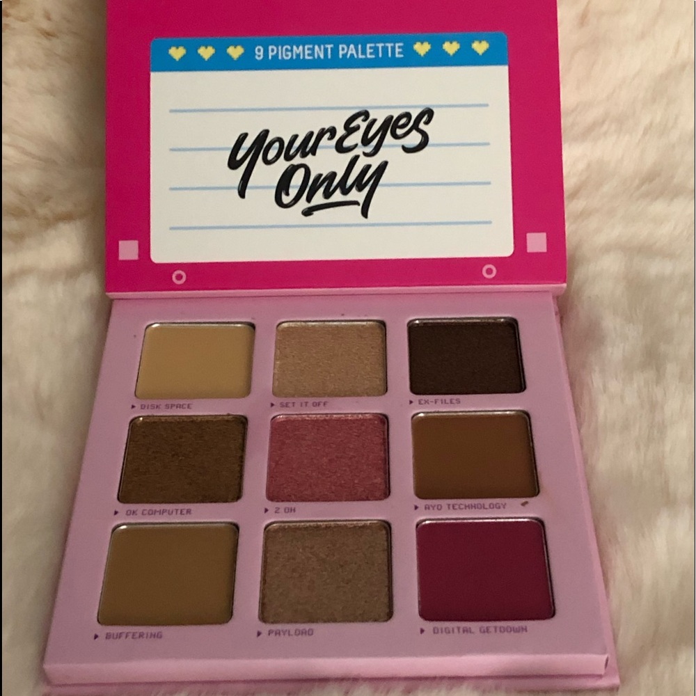 Half Caked “ Your eyes only” 9 Pigment Palette